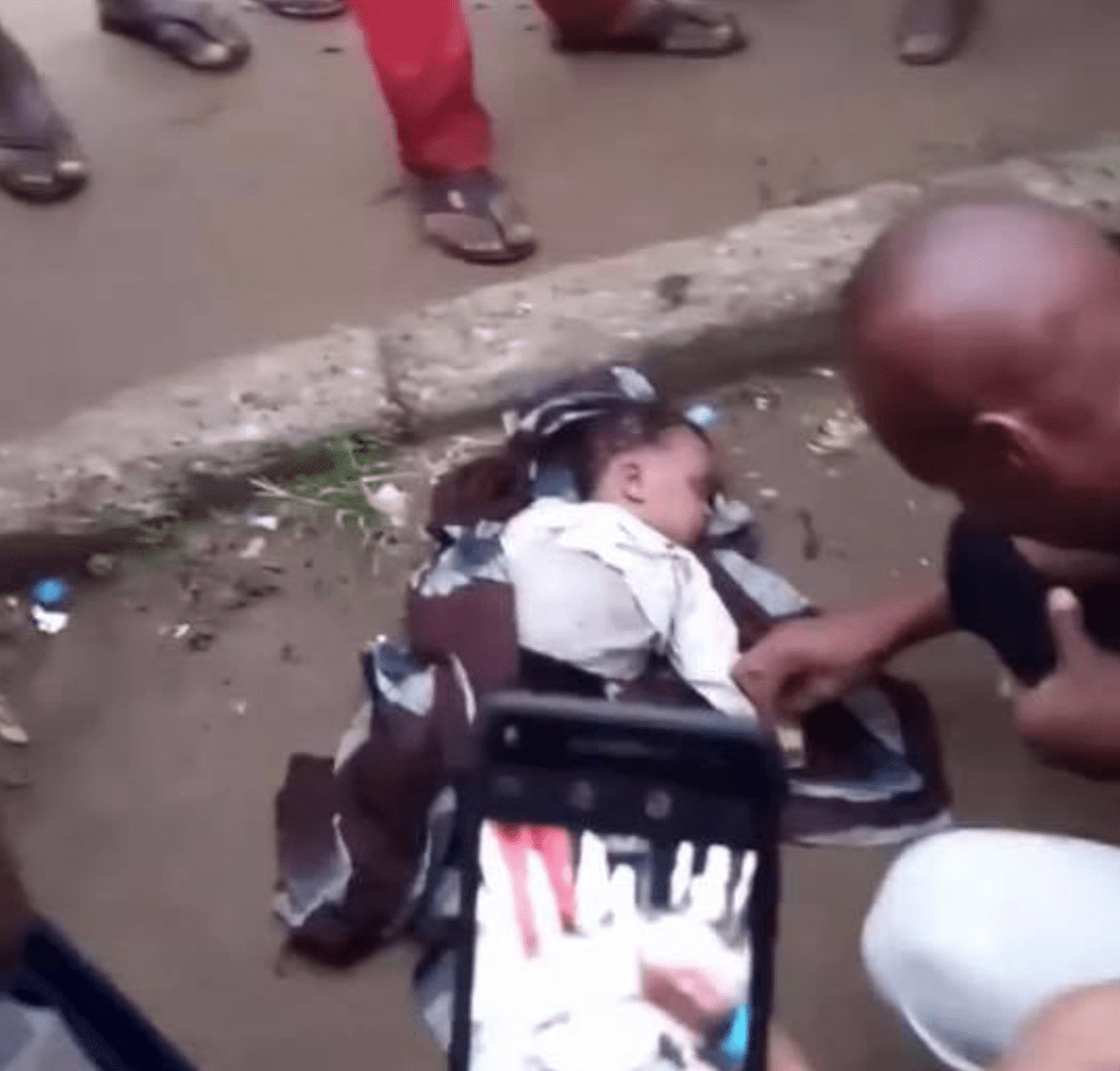 Mad Man Caught With Dead Baby In Abia State