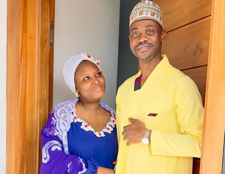 Bimpe Oyebade's Husband's Captivating Performance Alongside Sola Allyson at a Soul-Stirring Event